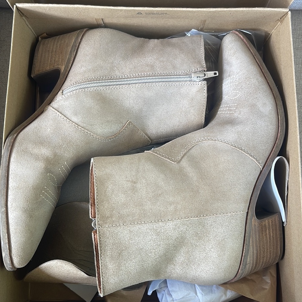Lucky Brand suede cowboy bootie size 9 medium